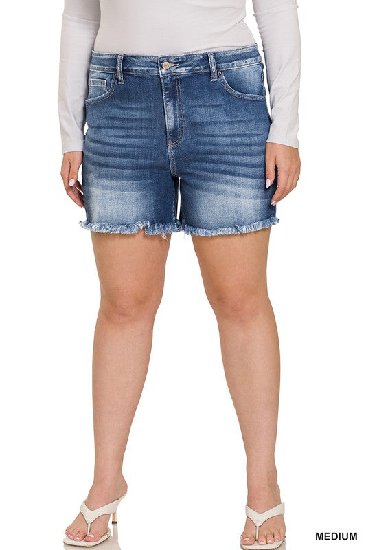 PLUS MID RISE RAW FRAYED HEM DENIM SHORTS